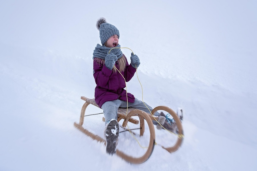 Seasonal Adventures: Embracing the Magic of Winter with Snow Sledding